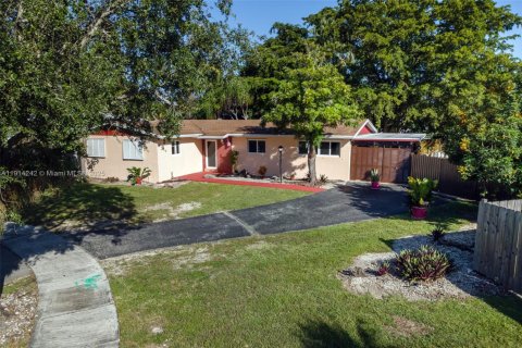 Casa en venta en Homestead, Florida, 4 dormitorios, 157 m2 № 1970377 - foto 3