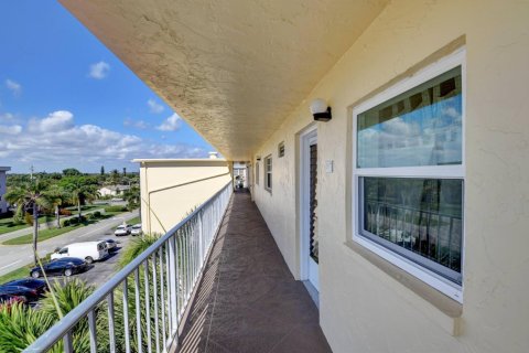 Condo in Boynton Beach, Florida, 2 bedrooms  № 1177343 - photo 1