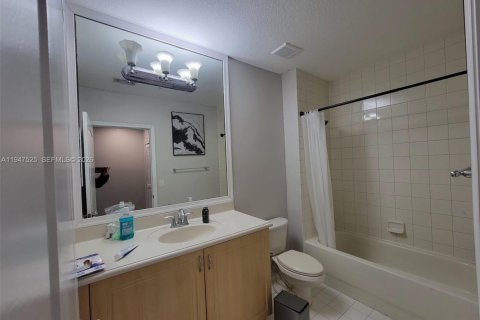 Снять в аренду кондоминиум в Мирамар, Флорида 1 спальня, 167.22м2, № 2003694 - фото 7