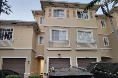 Снять в аренду кондоминиум в Мирамар, Флорида 1 спальня, 167.22м2, № 2003694 - фото 2