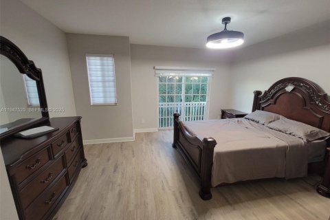 Снять в аренду кондоминиум в Мирамар, Флорида 1 спальня, 167.22м2, № 2003694 - фото 6