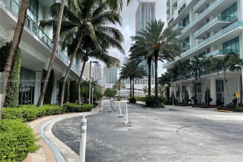Condominio en Miami, Florida, 1 dormitorio  № 1698948