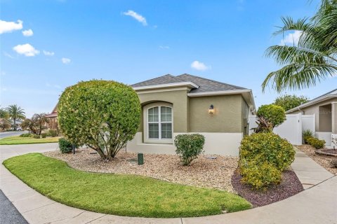 House in The Villages, Florida 3 bedrooms, 157.47 sq.m. № 2217221 - photo 5