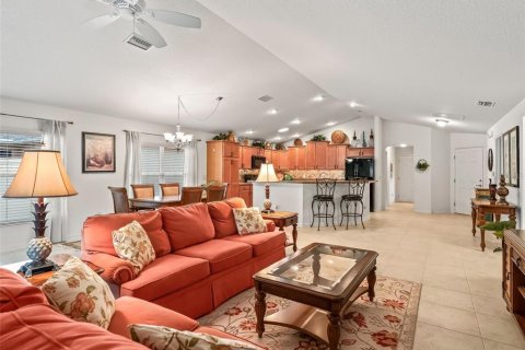 House in The Villages, Florida 3 bedrooms, 157.47 sq.m. № 2217221 - photo 19