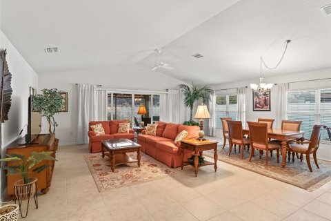 House in The Villages, Florida 3 bedrooms, 157.47 sq.m. № 2217221 - photo 16