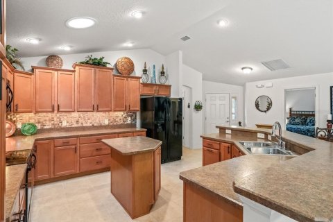 House in The Villages, Florida 3 bedrooms, 157.47 sq.m. № 2217221 - photo 11