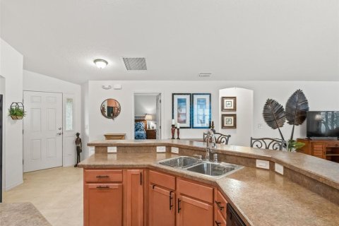 House in The Villages, Florida 3 bedrooms, 157.47 sq.m. № 2217221 - photo 14