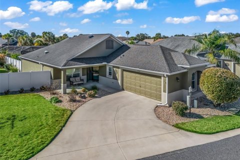 House in The Villages, Florida 3 bedrooms, 157.47 sq.m. № 2217221 - photo 3