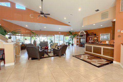 Condo in Tamarac, Florida, 1 bedroom  № 2052603 - photo 10