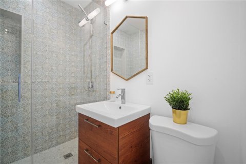 House in North Miami, Florida 5 bedrooms № 1930581 - photo 28