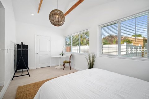 House in North Miami, Florida 5 bedrooms № 1930581 - photo 19