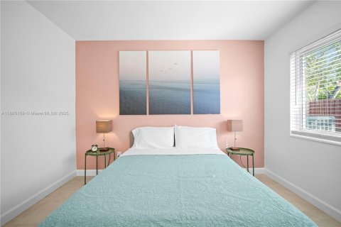 House in North Miami, Florida 5 bedrooms № 1930581 - photo 29
