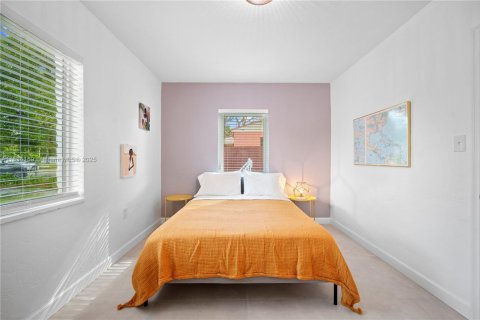 House in North Miami, Florida 5 bedrooms № 1930581 - photo 25