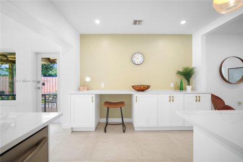 House in North Miami, Florida 5 bedrooms № 1930581 - photo 16