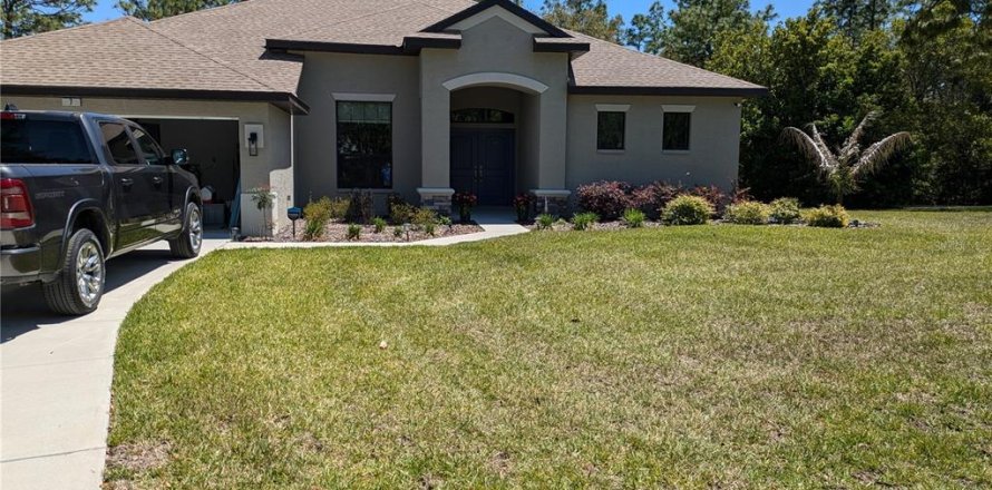 House in Homosassa, Florida 3 bedrooms, 178.19 sq.m. № 1742889