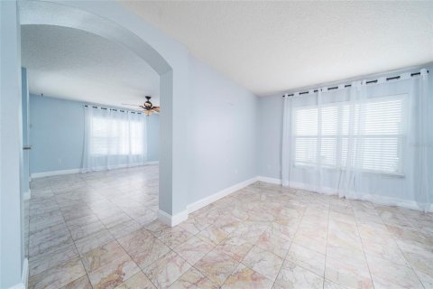 House in Orlando, Florida 4 bedrooms, 193.05 sq.m. № 1816778 - photo 4