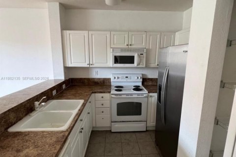 Купить кондоминиум в Хомстед, Флорида 3 спальни, 98.66м2, № 2047795 - фото 6