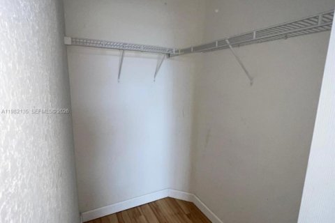 Купить кондоминиум в Хомстед, Флорида 3 спальни, 98.66м2, № 2047795 - фото 13