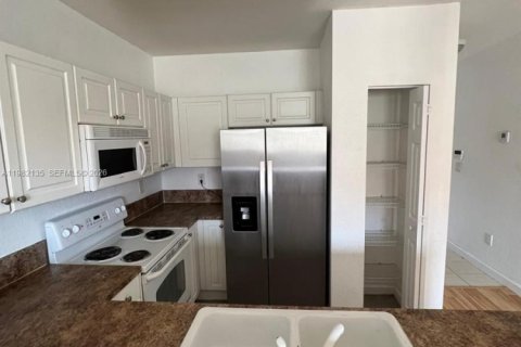 Купить кондоминиум в Хомстед, Флорида 3 спальни, 98.66м2, № 2047795 - фото 7