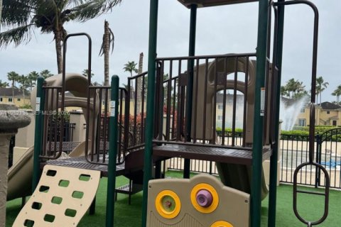 Купить кондоминиум в Хомстед, Флорида 3 спальни, 98.66м2, № 2047795 - фото 28