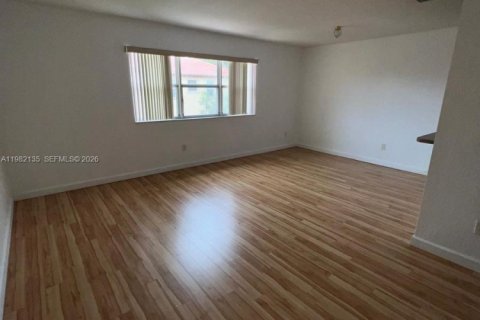 Купить кондоминиум в Хомстед, Флорида 3 спальни, 98.66м2, № 2047795 - фото 10