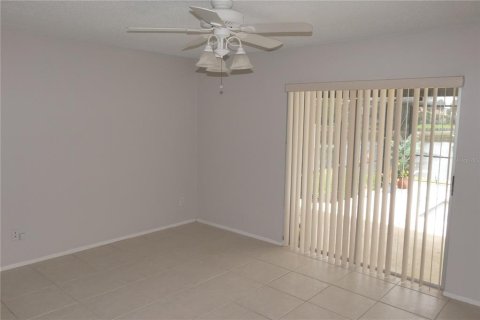 Casa en alquiler en Saint Petersburg, Florida, 3 dormitorios, 147.44 m2 № 2094049 - foto 11