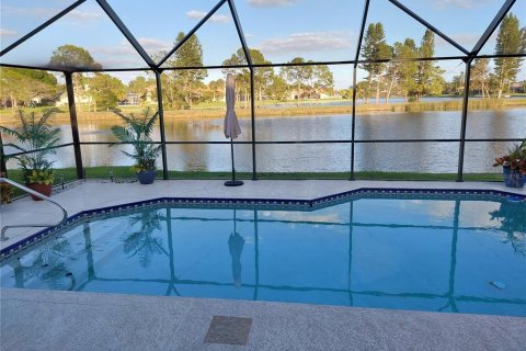 Casa en alquiler en Saint Petersburg, Florida, 3 dormitorios, 147.44 m2 № 2094049 - foto 4