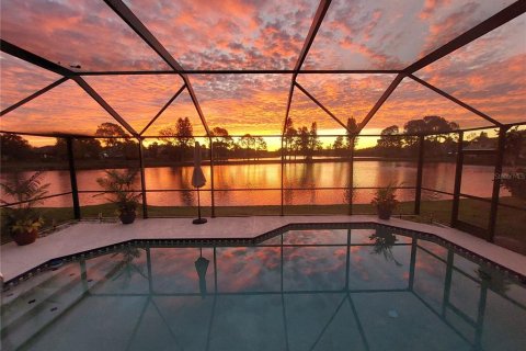 Casa en alquiler en Saint Petersburg, Florida, 3 dormitorios, 147.44 m2 № 2094049 - foto 2