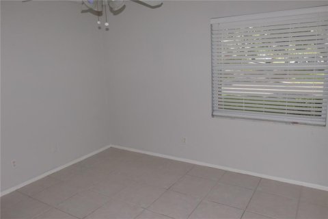 Casa en alquiler en Saint Petersburg, Florida, 3 dormitorios, 147.44 m2 № 2094049 - foto 16