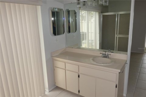 Casa en alquiler en Saint Petersburg, Florida, 3 dormitorios, 147.44 m2 № 2094049 - foto 12