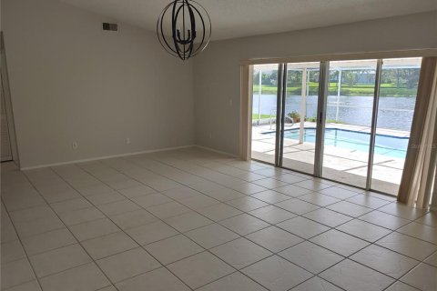 Casa en alquiler en Saint Petersburg, Florida, 3 dormitorios, 147.44 m2 № 2094049 - foto 5