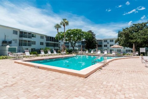 Condo in Bradenton, Florida, 2 bedrooms  № 212919 - photo 18