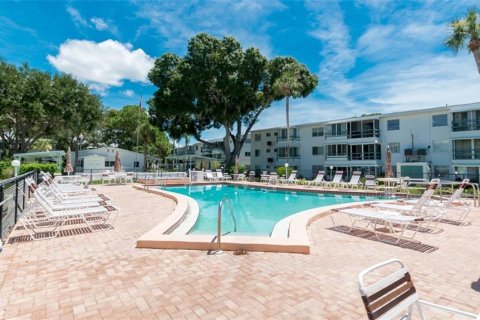 Condo in Bradenton, Florida, 2 bedrooms  № 212919 - photo 16