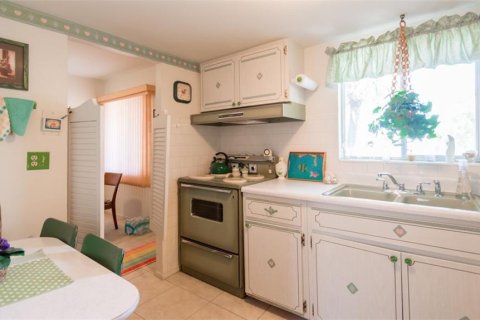 Condo in Bradenton, Florida, 2 bedrooms  № 212919 - photo 2