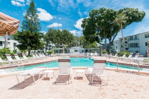 Condo in Bradenton, Florida, 2 bedrooms  № 212919 - photo 19