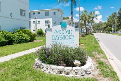 Condo in Bradenton, Florida, 2 bedrooms  № 212919 - photo 14