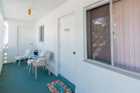 Condo in Bradenton, Florida, 2 bedrooms  № 212919 - photo 12
