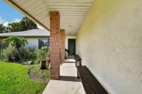 Villa ou maison à vendre à Palm Coast, Floride: 3 chambres, 152.73 m2 № 2296256 - photo 3