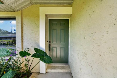 Villa ou maison à vendre à Palm Coast, Floride: 3 chambres, 152.73 m2 № 2296256 - photo 4