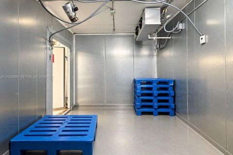 Купить коммерческую недвижимость в Хайалиа, Флорида № 2433992 - фото 9