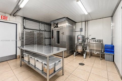 Купить коммерческую недвижимость в Хайалиа, Флорида № 2433992 - фото 6