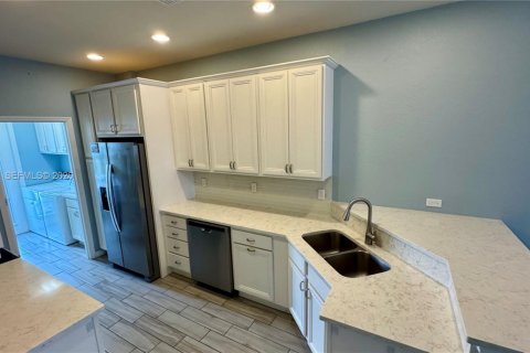 Купить таунхаус в Холливуд, Флорида 3 спальни, 132.01м2, № 2021918 - фото 2