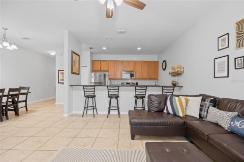 Adosado en venta en Kissimmee, Florida, 4 dormitorios, 175.03 m2 № 1916979 - foto 12