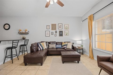 Adosado en venta en Kissimmee, Florida, 4 dormitorios, 175.03 m2 № 1916979 - foto 10