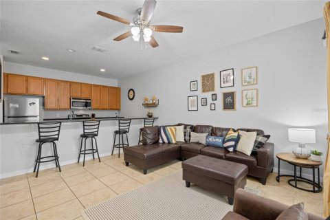 Adosado en venta en Kissimmee, Florida, 4 dormitorios, 175.03 m2 № 1916979 - foto 11