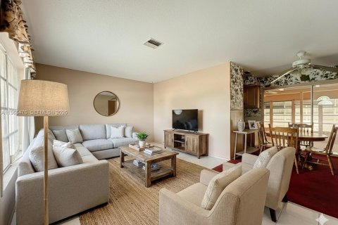 Купить виллу или дом в Порт-Сент-Луси, Флорида 2 спальни, 83.05м2, № 2029627 - фото 4