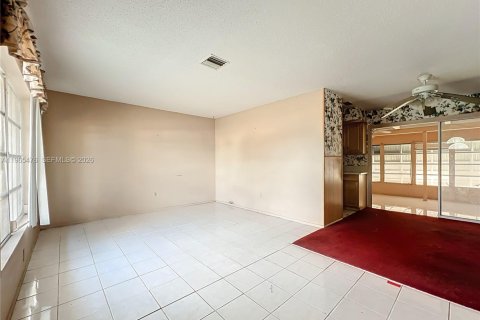 Купить виллу или дом в Порт-Сент-Луси, Флорида 2 спальни, 83.05м2, № 2029627 - фото 2