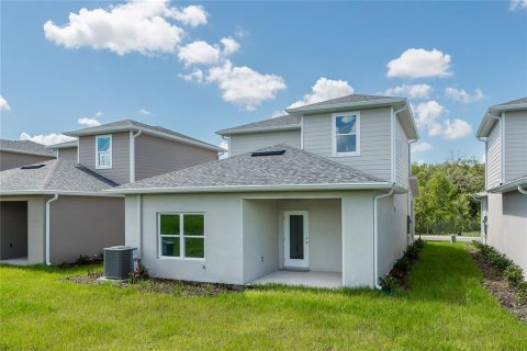 House in Orlando, Florida 4 bedrooms, 135.45 sq.m. № 2202101 - photo 2
