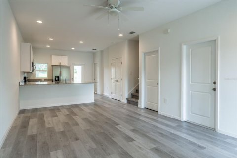 House in Orlando, Florida 4 bedrooms, 135.45 sq.m. № 2202101 - photo 4
