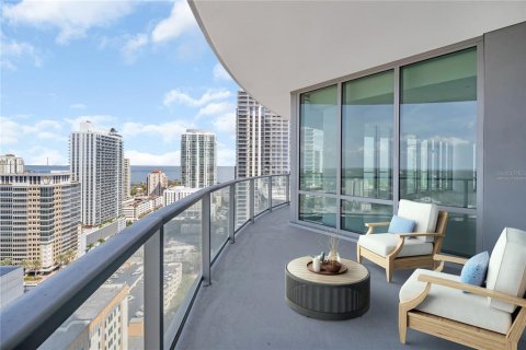 Condo à Saint Petersburg, Floride, 3 chambres  № 2138230